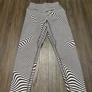 VITALITY X COSMOPOLITAN The Storm Leggings Sz S